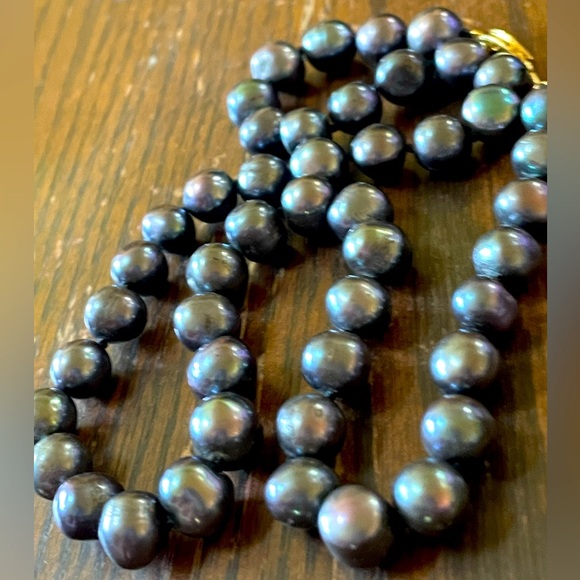 Rainbow Peacock All-Natural Pearl Single Strand Necklace • 14K Clasp • 18 inches - Picture 5 of 6